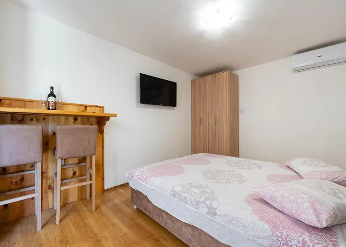 Km Apartments